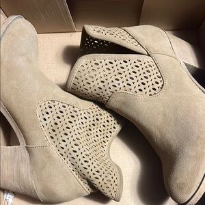 Women's Beige Ankle Boots